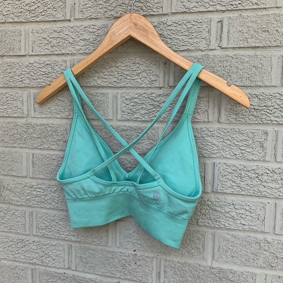 Lululemon Seamlessly Plunge Bra in Heathered Opal - Picture 6 of 8
